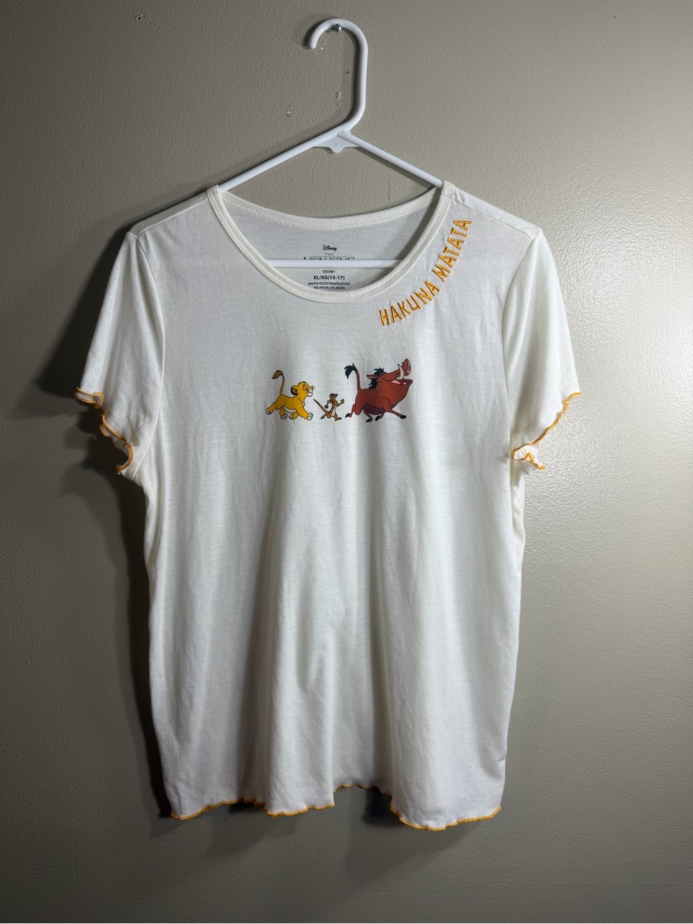 Disney Lion King Hakuna Matata Embroidered Tee XL